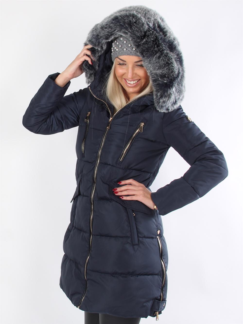 Stephany - Armégrön dunjacka med falsk päls och gyllene blixtlås.